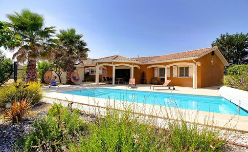 Villa in Cussac-Fort-Medoc, Nouvelle-Aquitaine, France 1