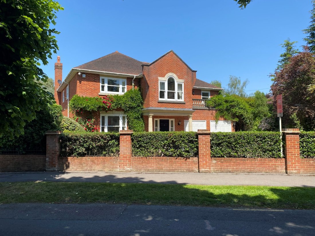 House in Gerrards Cross, England 1 - 17478792
