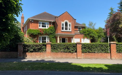 House in Gerrards Cross, England 1
