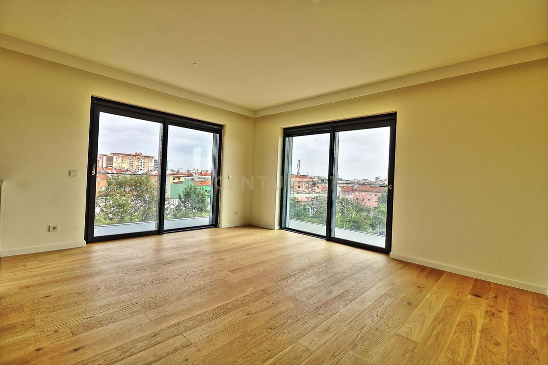 Apartment in Avenidas Novas, Lisbon, Portugal 5 - 18039997