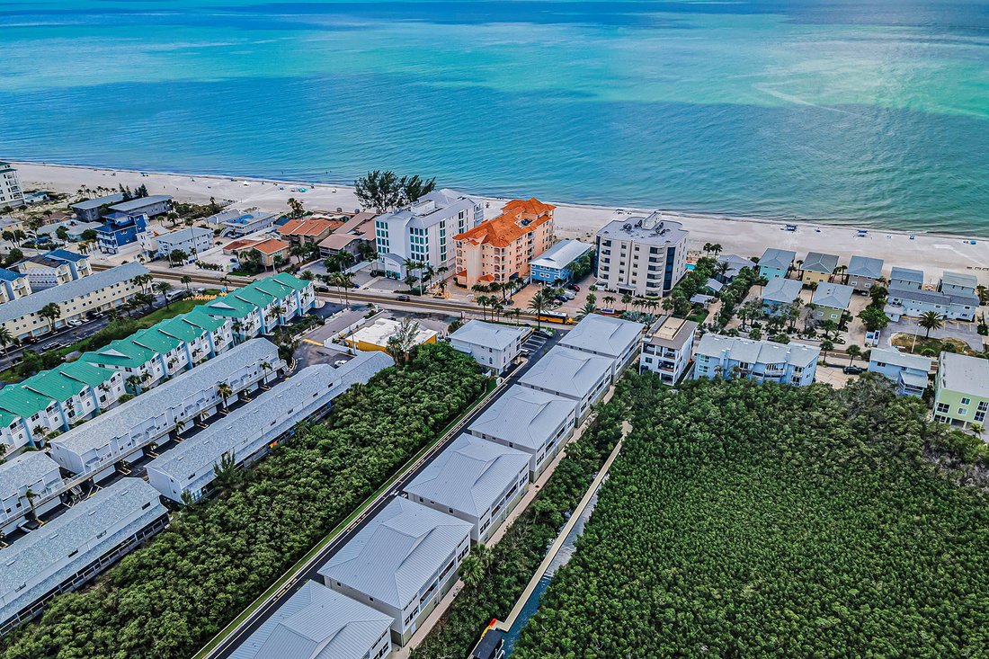 Condo in Indian Shores, Florida, United States 5 - 18045621