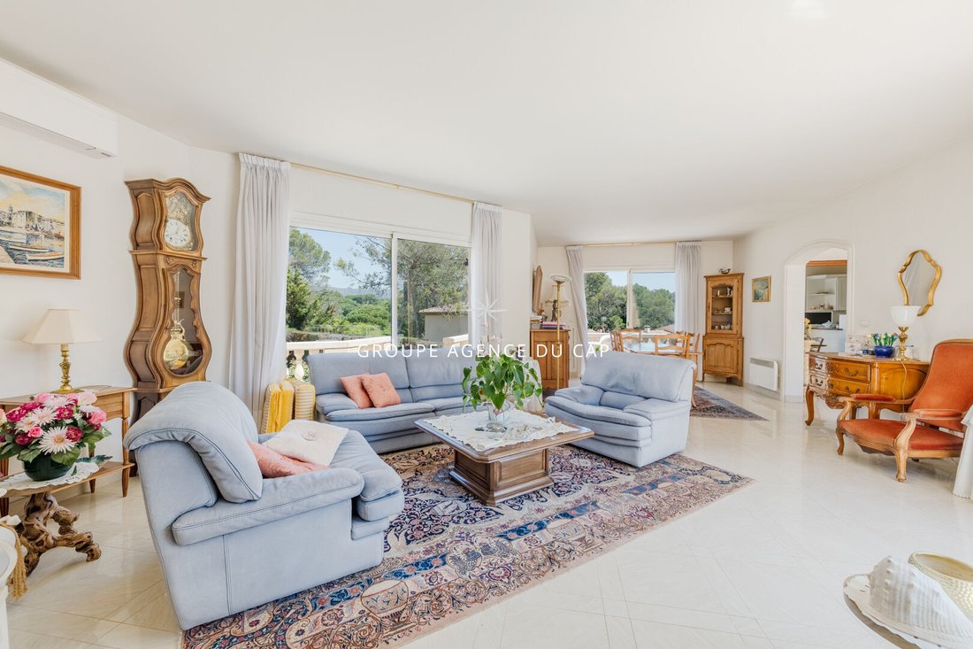 Villa in Aiguebonne, Saint-Raphaël, France 2 - 18048945