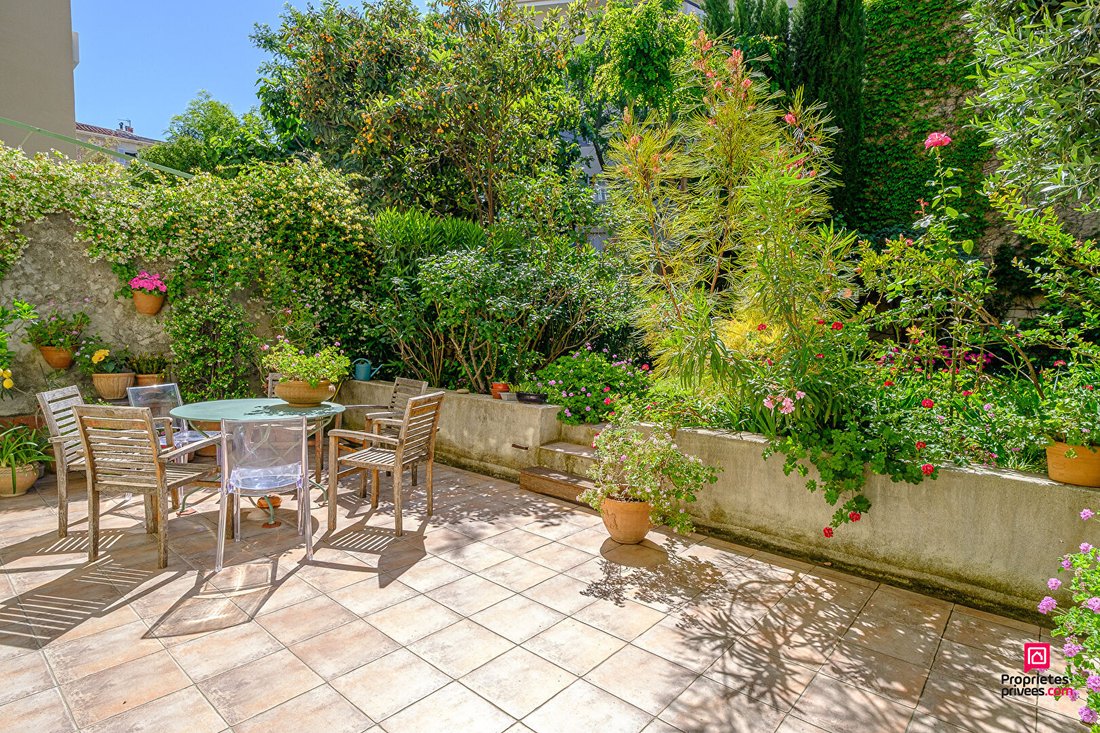 Apartment in Castellane, 6e Arrondissement, Marseille 4 - 18039076