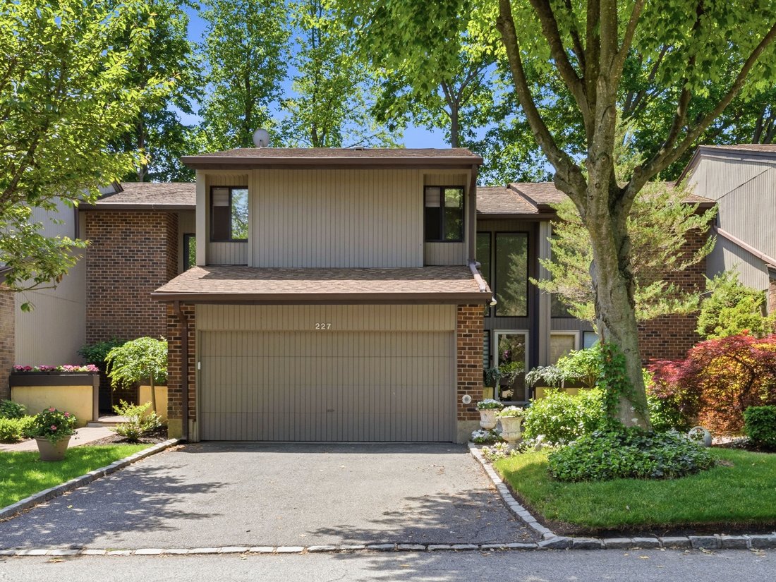 Condo in Jericho, New York, United States 1 - 18035557