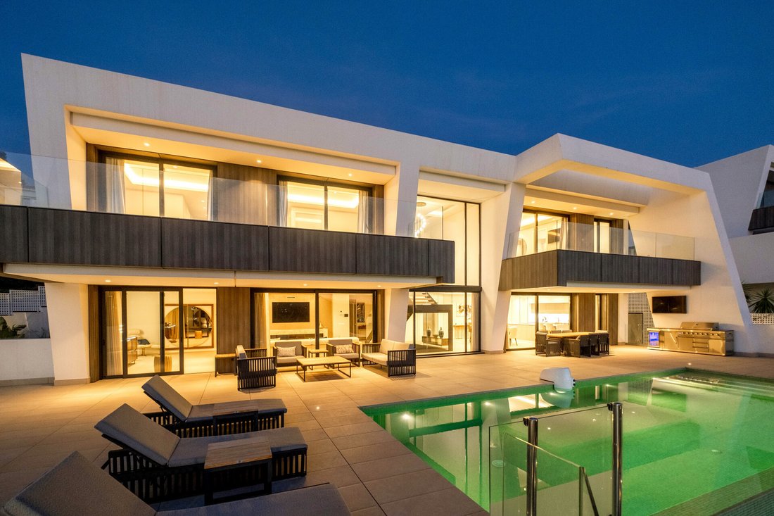 Villa in Marbella, Andalusia, Spain 2 - 18044547