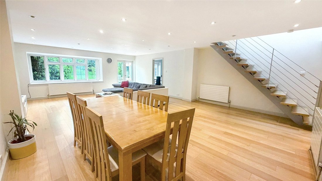 House in Ferney Hill, Enfield, England 5 - 18040308