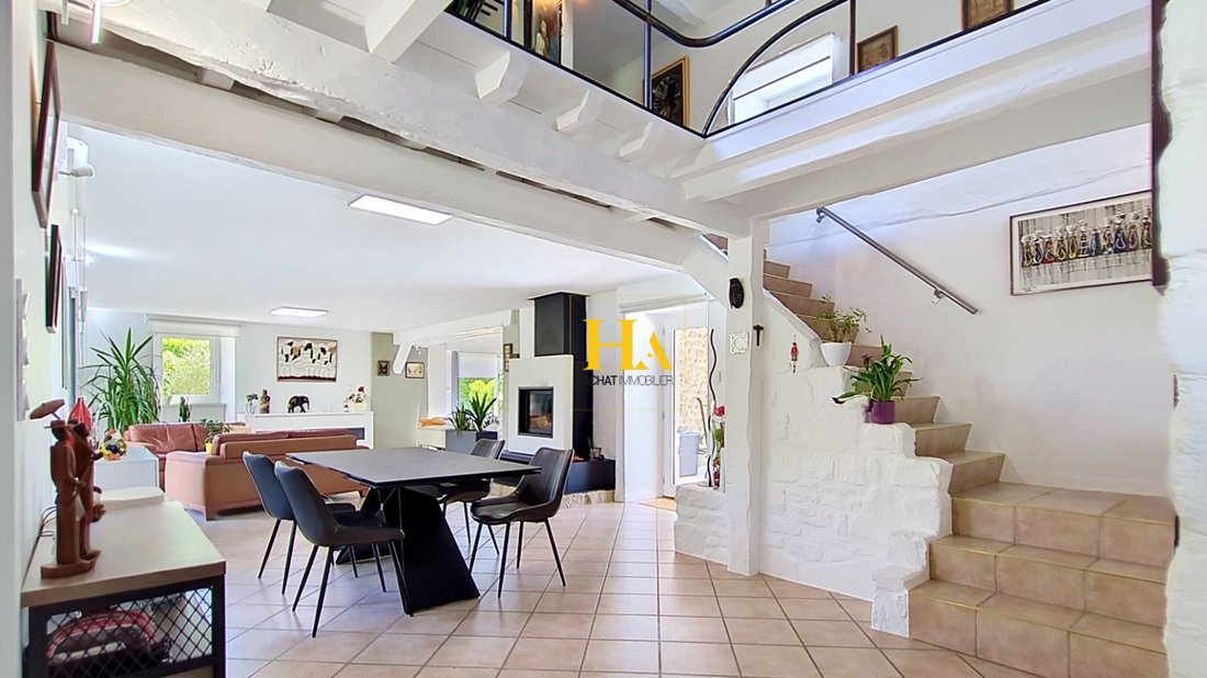 Villa in Bren, Auvergne-Rhône-Alpes, France 3 - 18048942