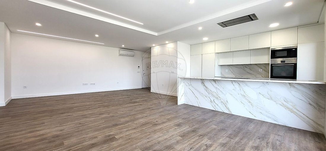 Apartment in Odivelas, Lisbon, Portugal 5 - 18038141
