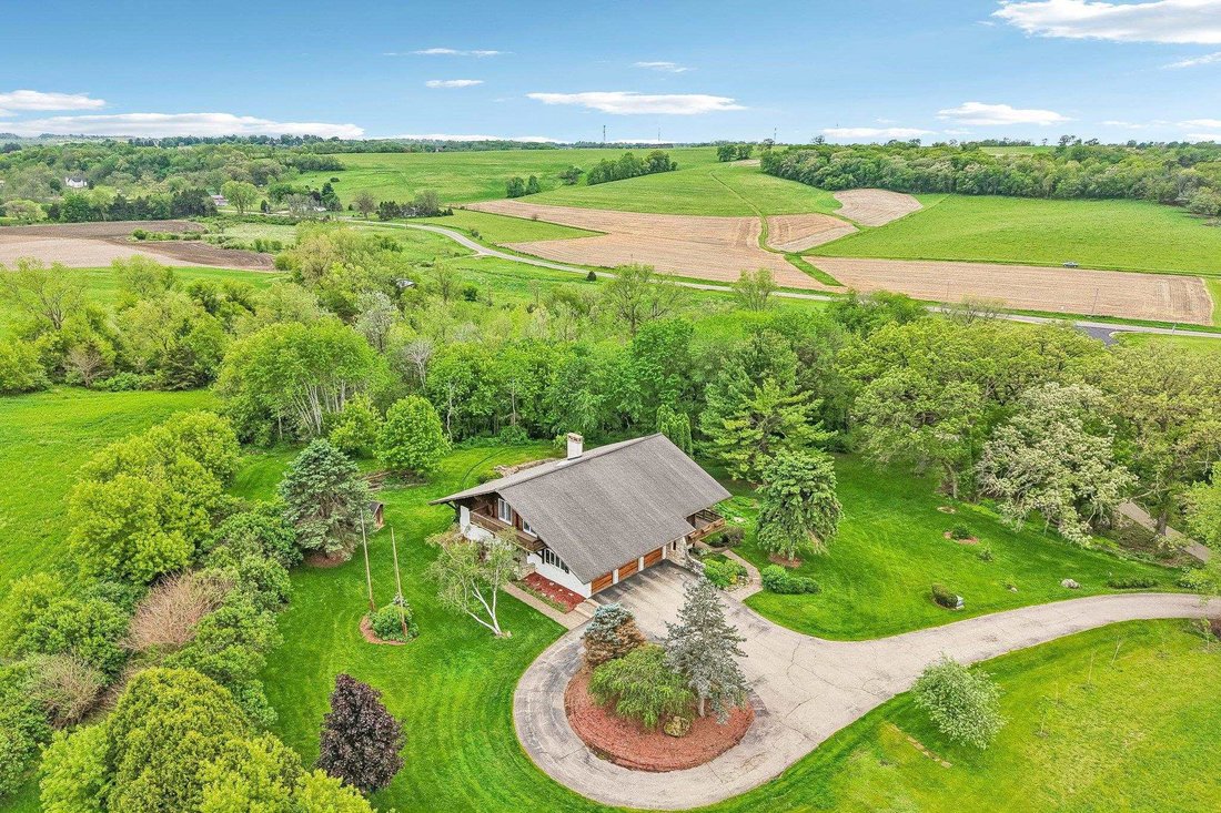 House in New Glarus, Wisconsin, United States 4 - 18036538