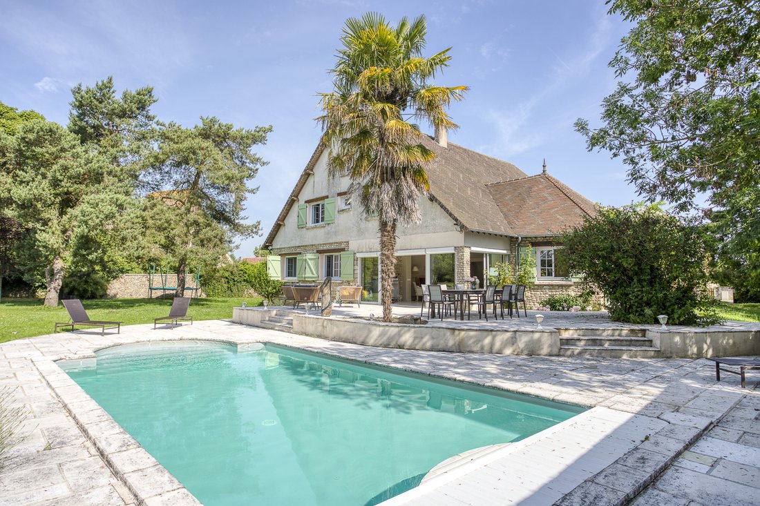 House in Houdan, Ile-de-France, France 2 - 16815977