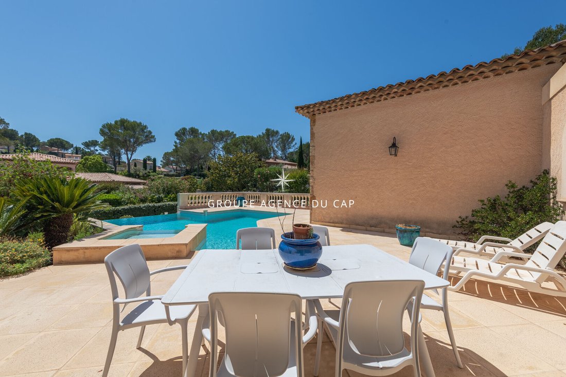 Villa in Aiguebonne, Saint-Raphaël, France 4 - 18048945
