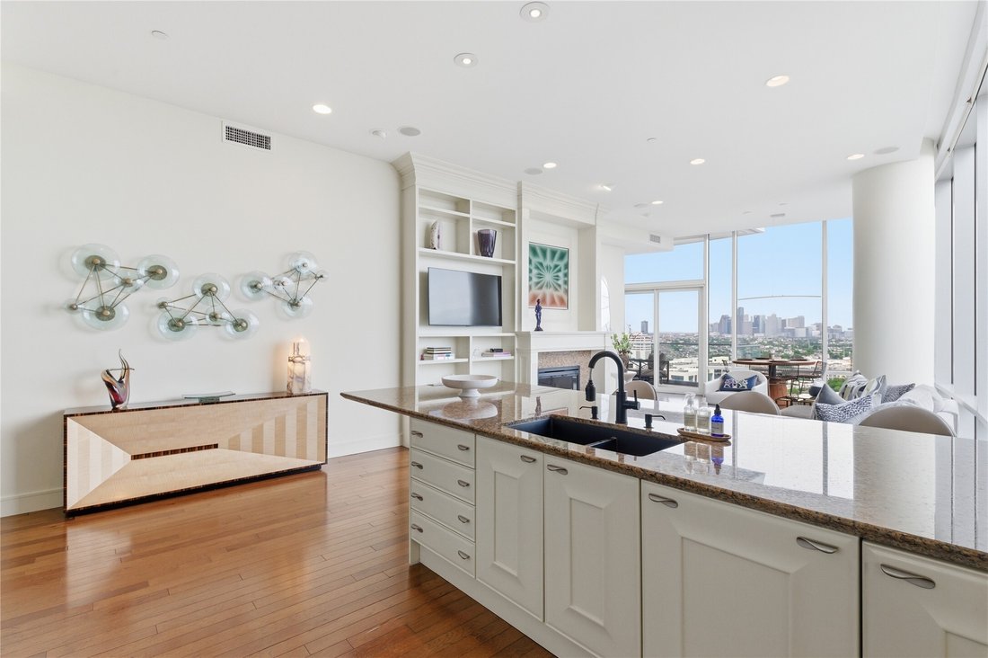 Condo in Houston, Texas, United States 1 - 18045396
