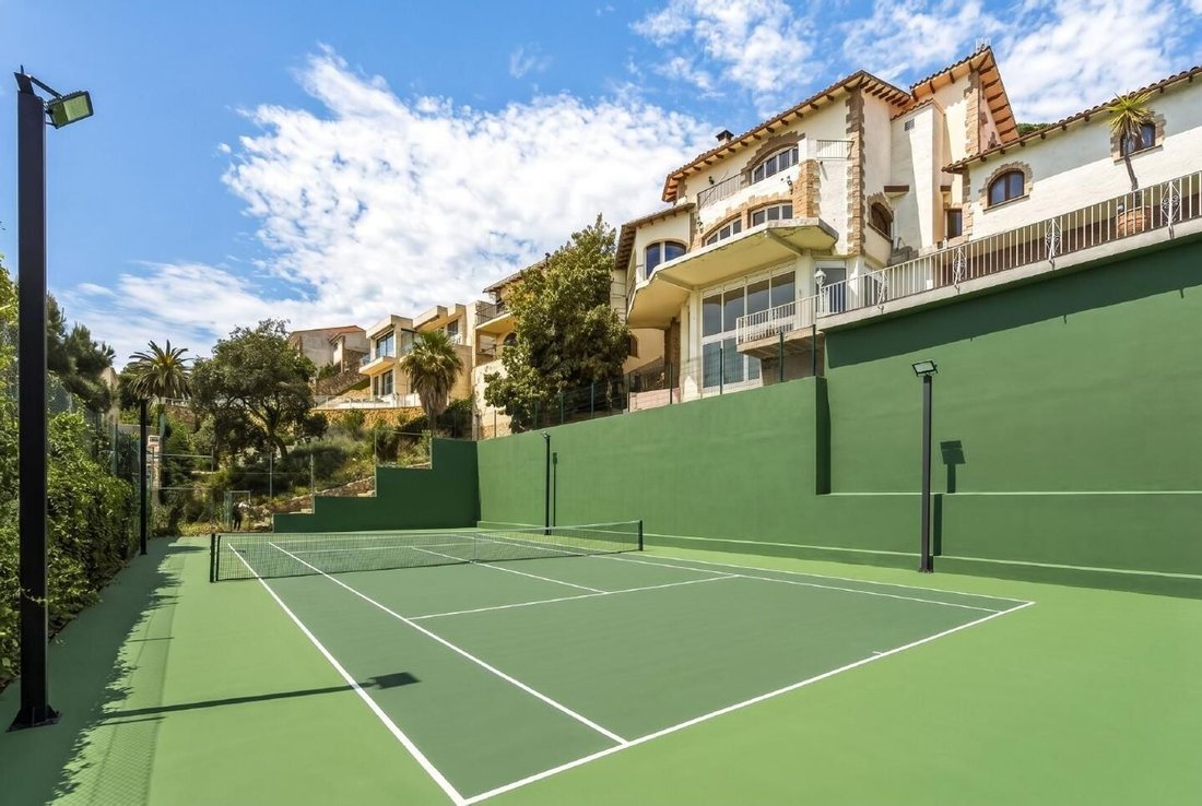 Villa in Lloret de Mar, Catalonia, Spain 4 - 18047270