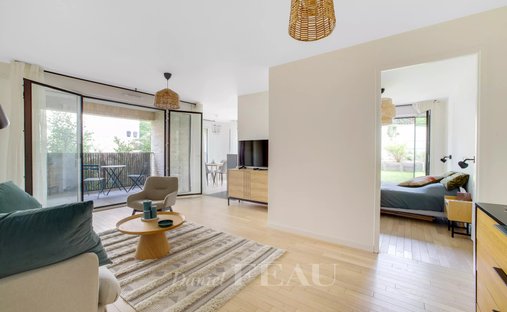 Apartment in Montreuil, Versailles, France 1