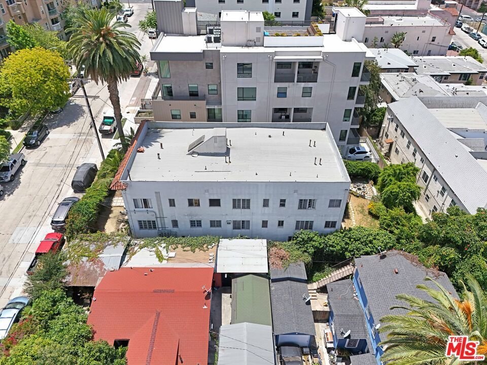 Los Angeles, California, United States 3 - 18040375