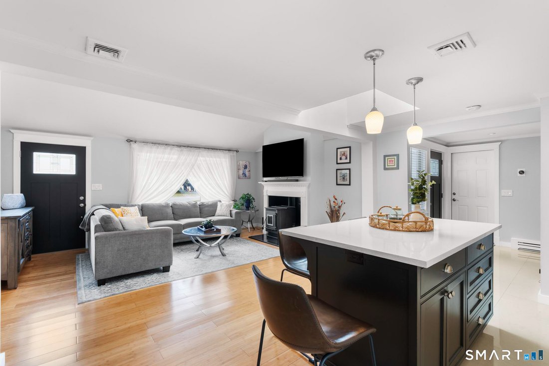 House in Plainville, Connecticut, United States 5 - 18048745