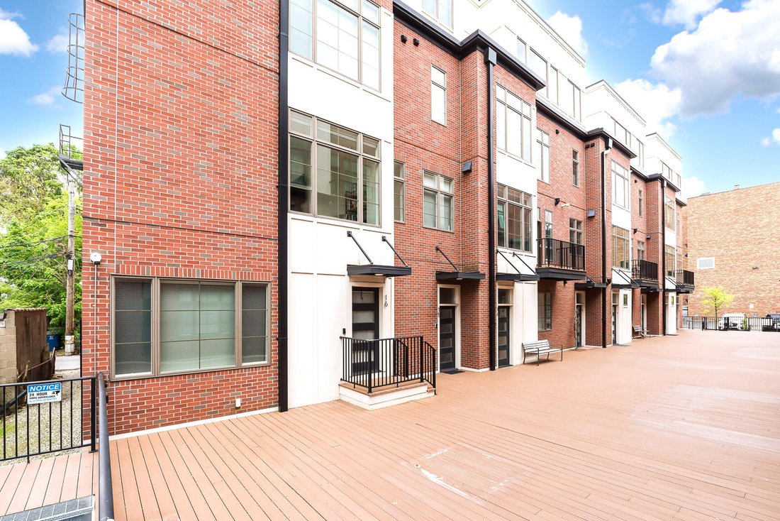 Condo in Ann Arbor, Michigan, United States 3 - 18049328