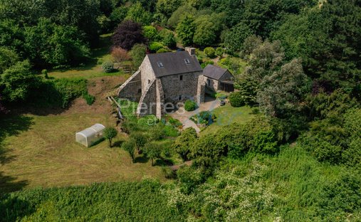 Estate in Henvic, Brittany, France 1