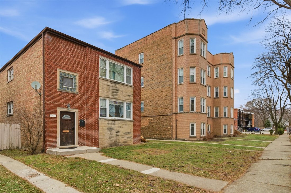 Evanston, Illinois, United States 3 - 18040675