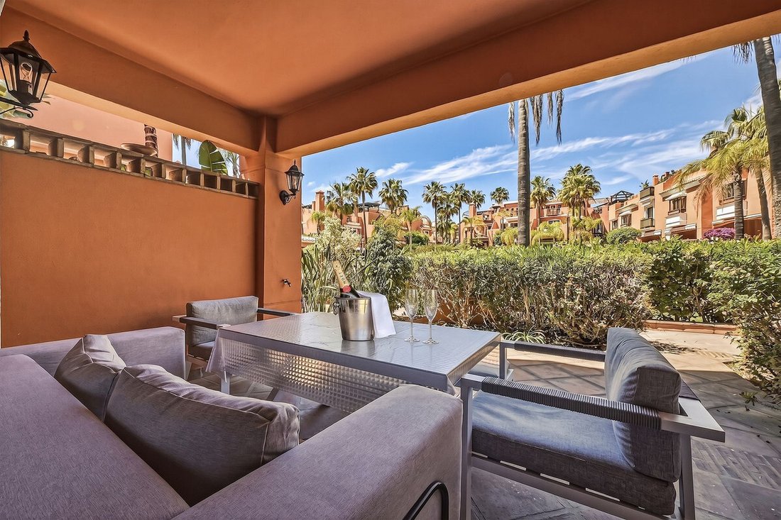 Townhouse in Marbella, Andalusia, Spain 3 - 18044521