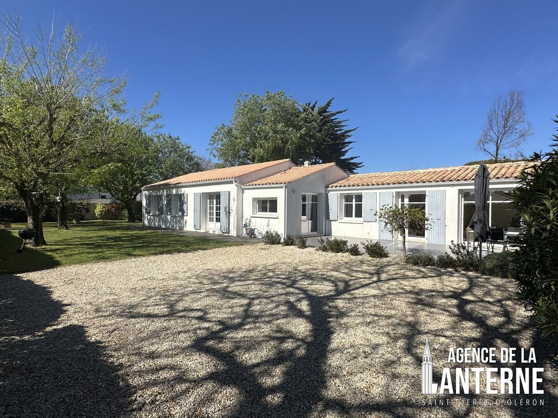 House in Saint-Pierre-d'Oléron, Nouvelle-Aquitaine, France 1 - 18043525