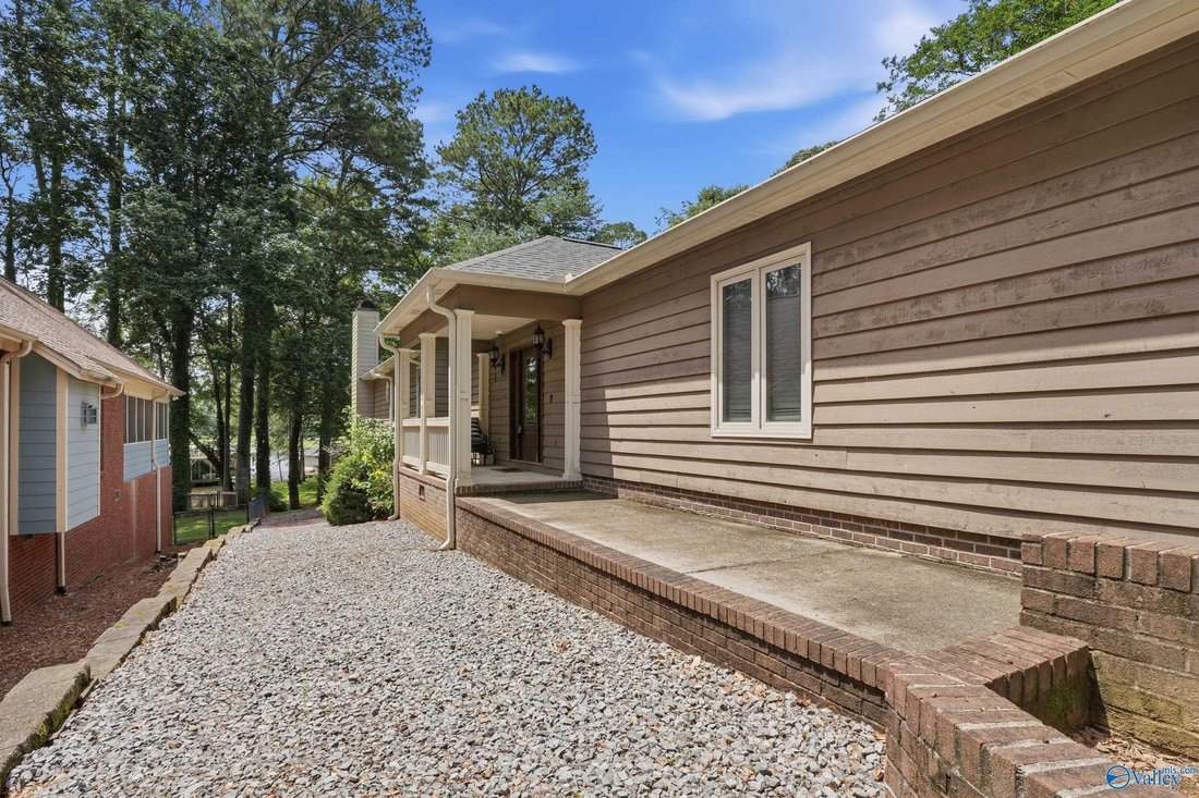House in Guntersville, Alabama, United States 3 - 17681448