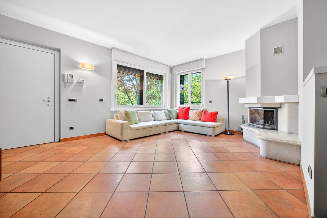 Villa in Arese, Lombardy, Italy 4 - 18046644