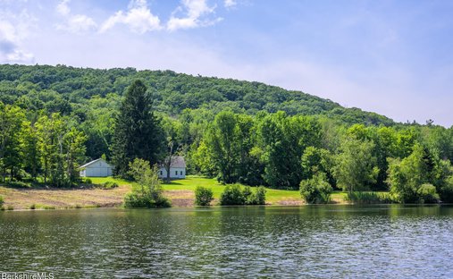 House in Milford, New York, United States 1