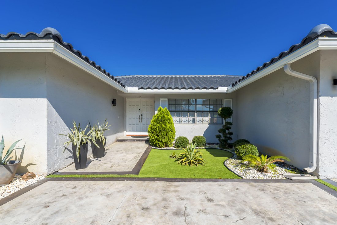 House in Coral Springs, Florida, United States 4 - 18048568