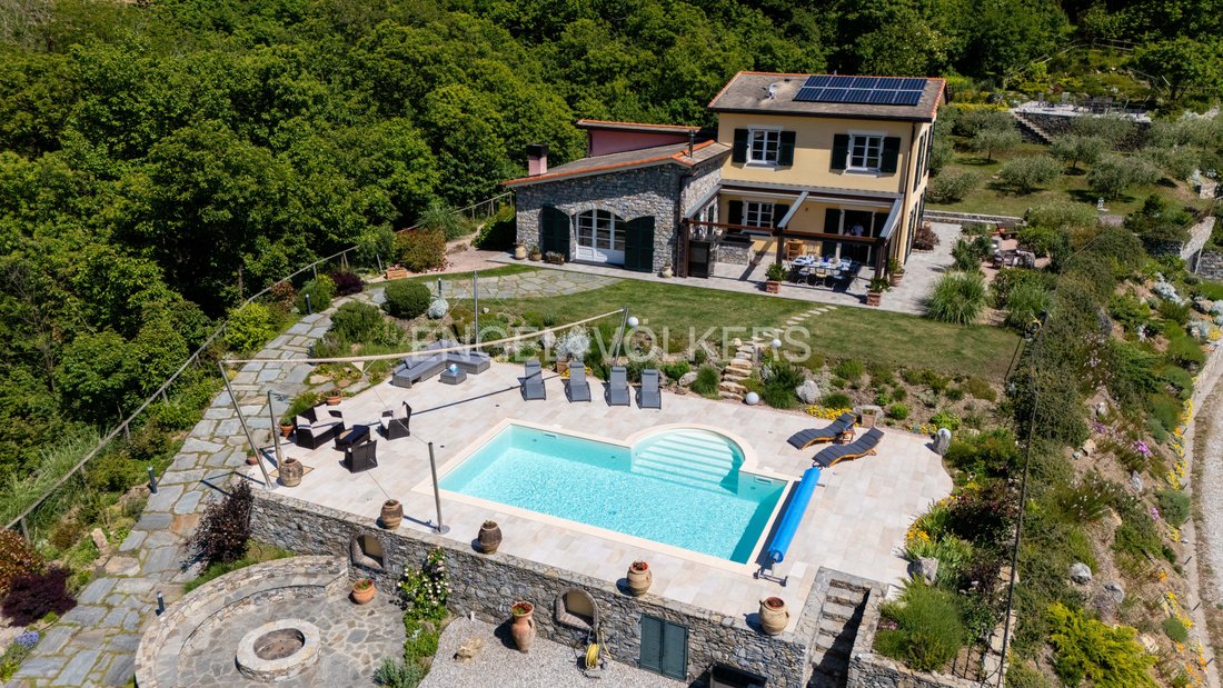 Villa in Castiglione Chiavarese, Liguria, Italy 1 - 18044838