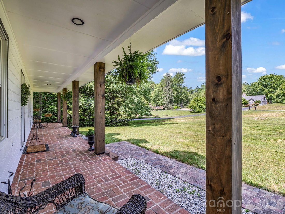 House in Hendersonville, North Carolina, United States 5 - 17897751