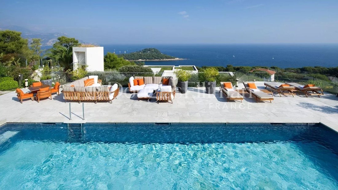 Villa in Saint-Jean-Cap-Ferrat, Provence-Alpes-Côte d'Azur, France 2 - 18052077