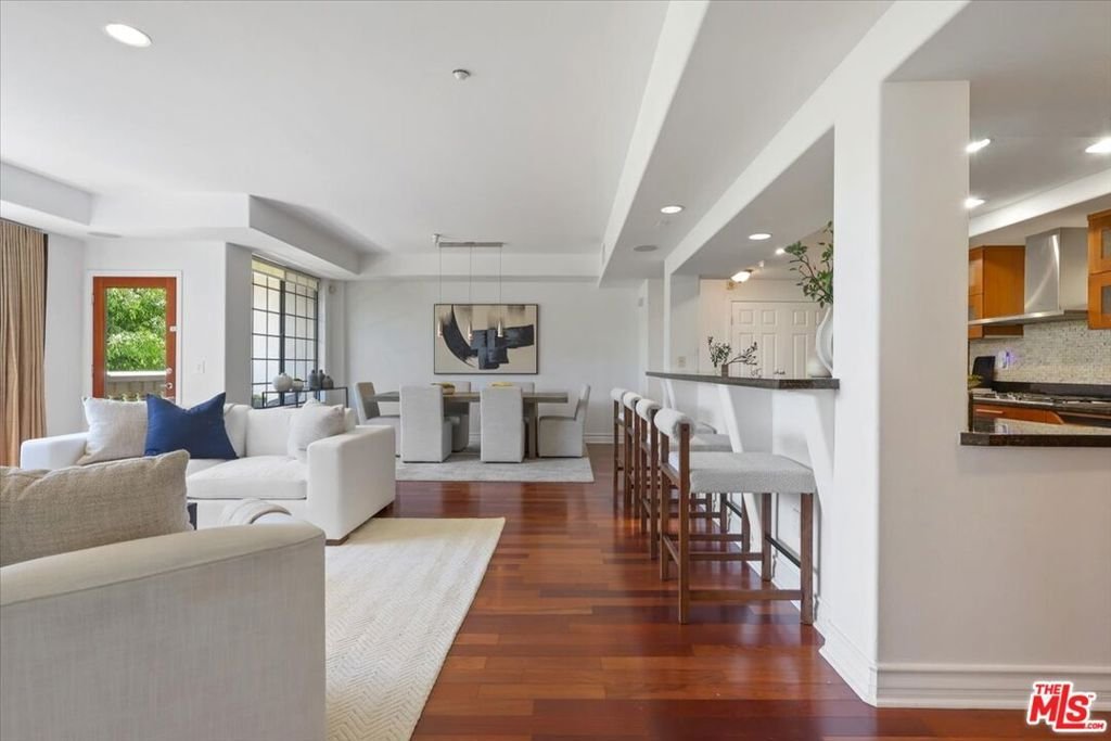 Condo in West Hollywood, California, United States 5 - 18044136