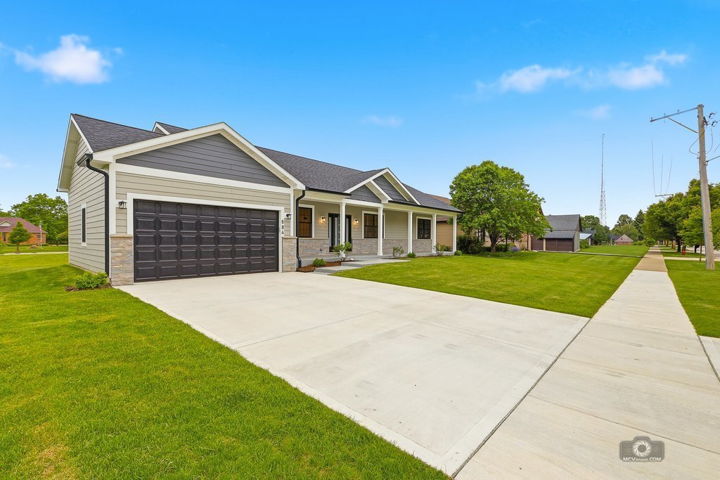 House in Aurora, Illinois, United States 2 - 18048297