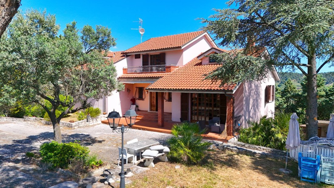 Villa in Monteprandone, Marche, Italy 4 - 18043045