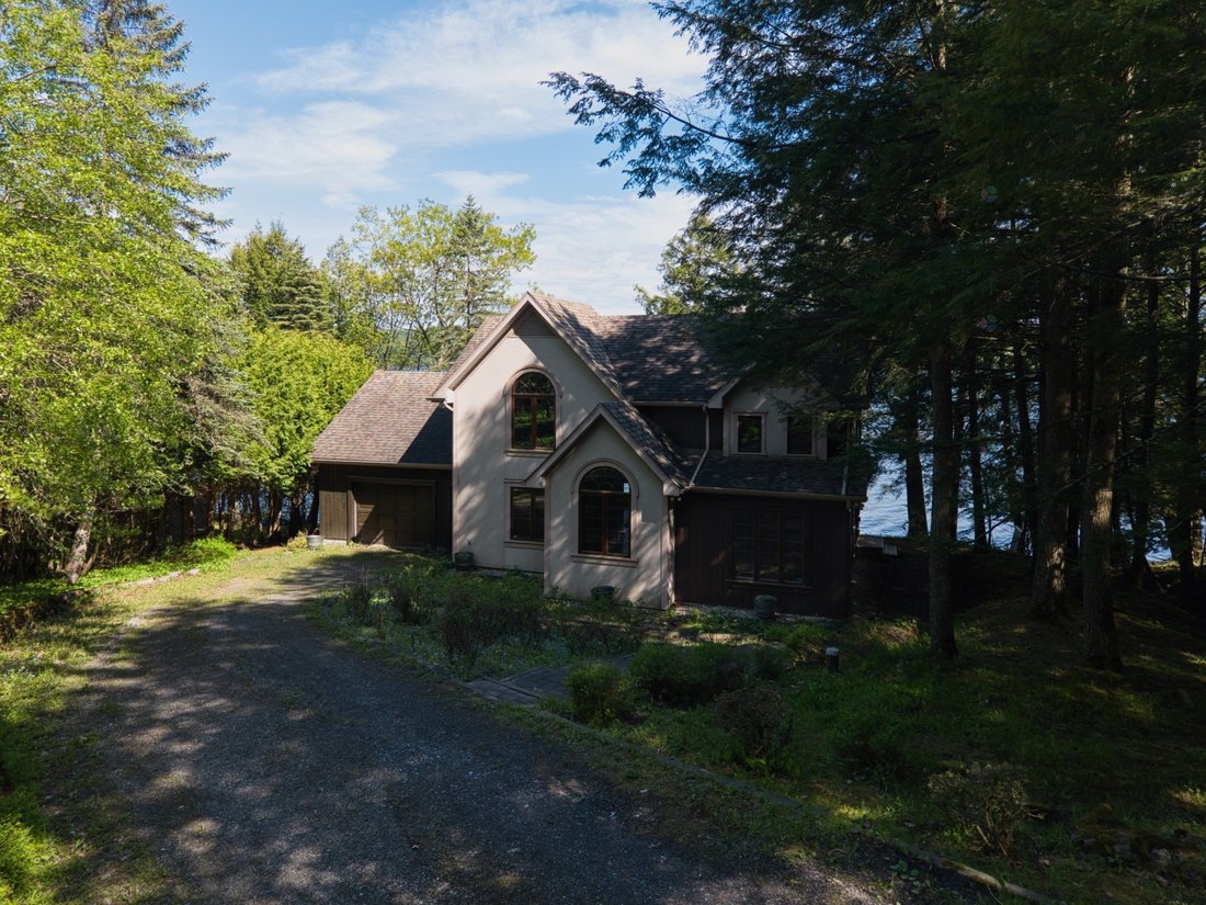 House in Sainte-Catherine-de-Hatley, Quebec, Canada 5 - 17660354