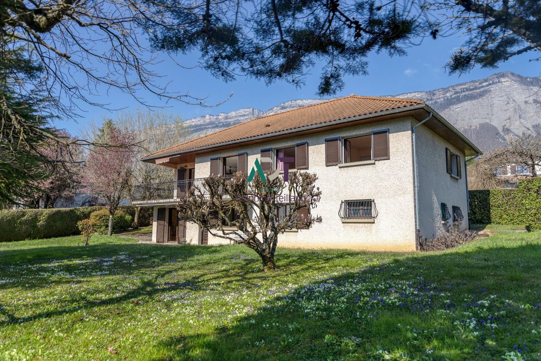 Villa in Corbonne-Centre-Maréchaux, Saint-Ismier, France 1 - 17456379