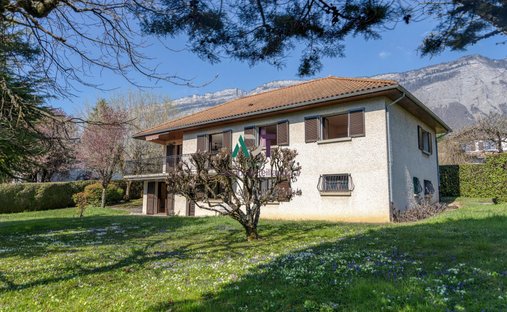 Villa in Corbonne-Centre-Maréchaux, Saint-Ismier, France 1