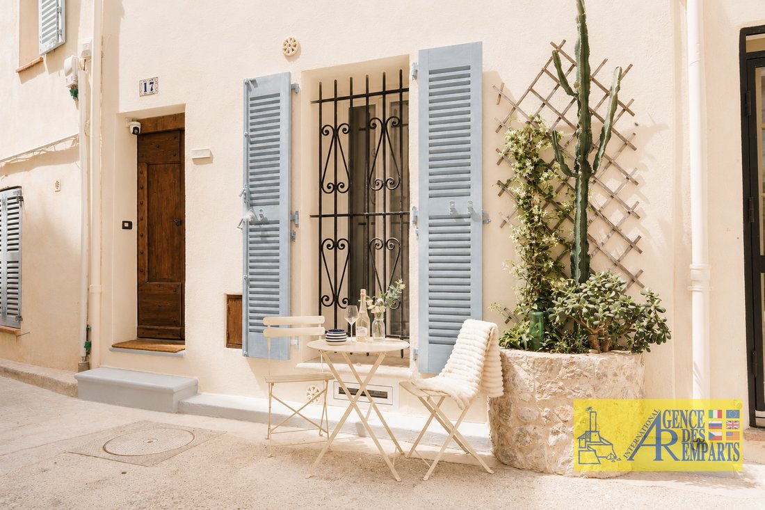 House in Les Cougoulins-Rastines, Antibes, France 2 - 18042086