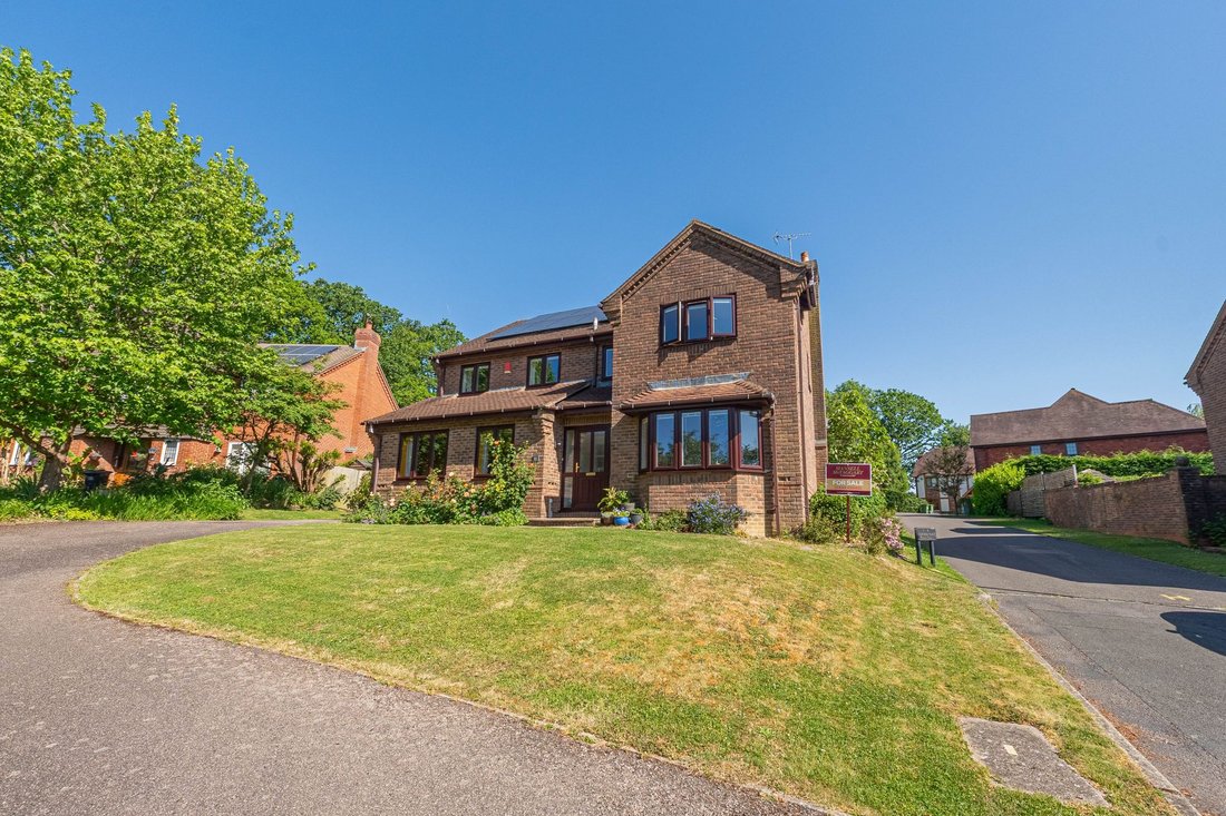 House in Wivelsfield Green, England 2 - 18047228
