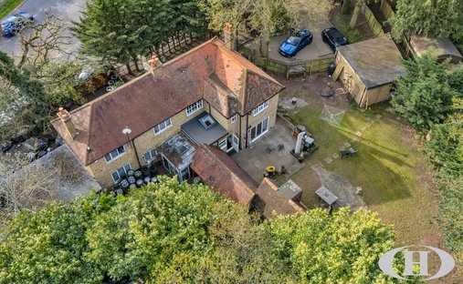 House in Langley Corner, Iver, England 1