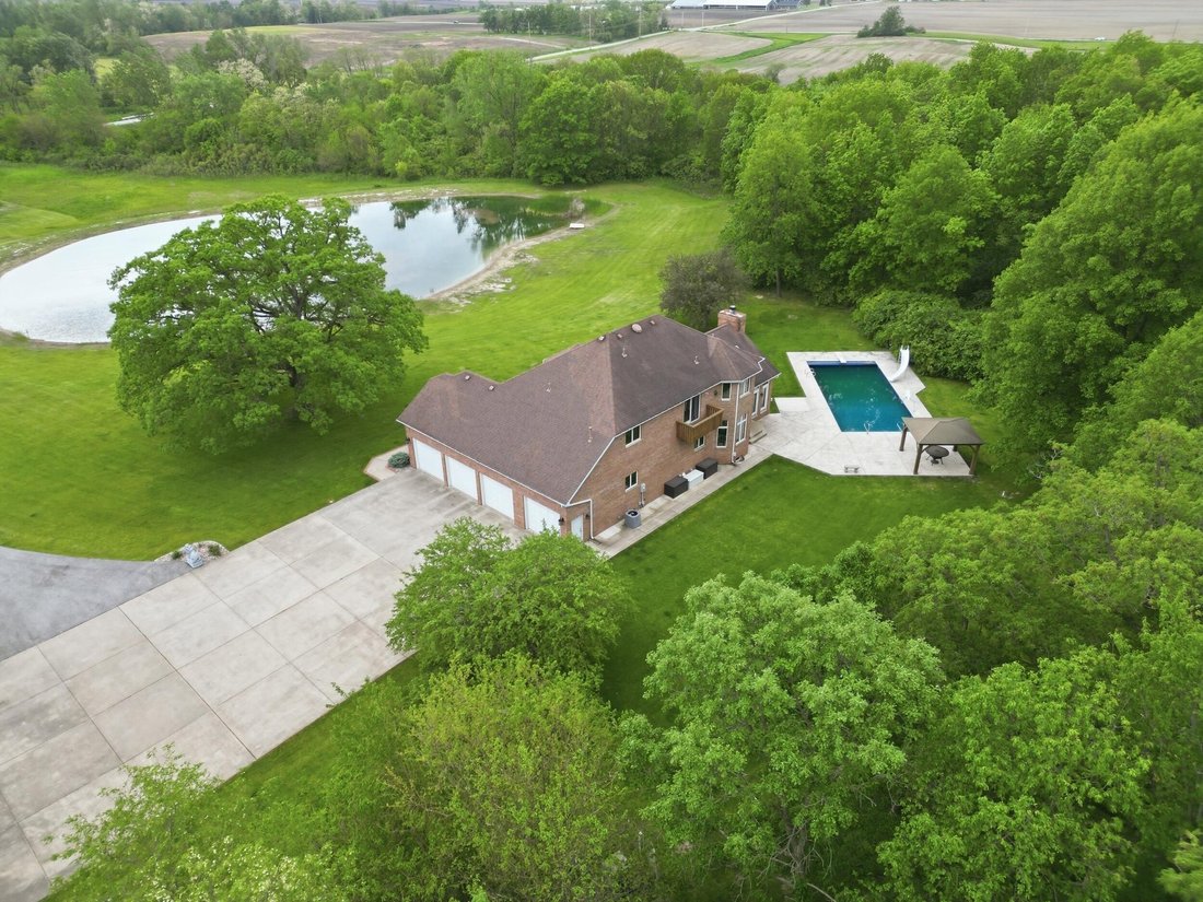 House in Crown Point, Indiana, United States 2 - 18043246