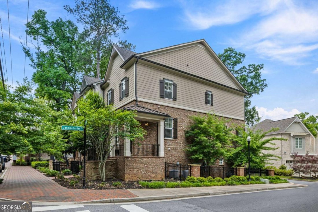House in Alpharetta, Georgia, United States 4 - 18042002