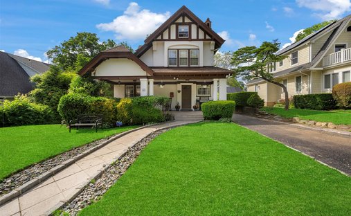 House in Great Neck, New York, United States 1