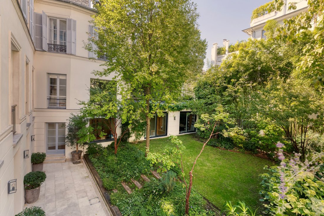 Apartment in Saint Germain des Prés, Paris 6e Arrondissement, Paris 2 - 18052211
