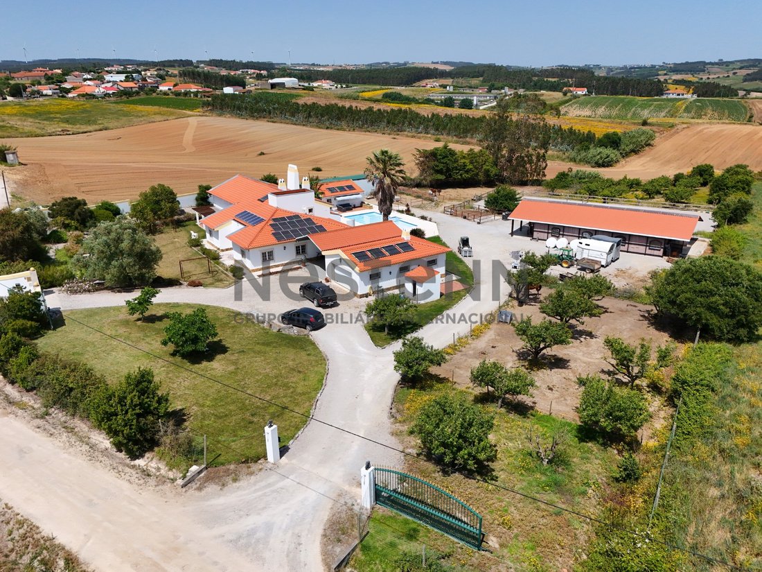 House in Miragaia, Lisbon, Portugal 1 - 18050305