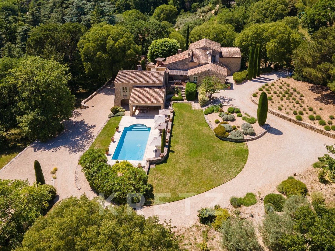 Estate in Ménerbes, Provence-Alpes-Côte d'Azur, France 2 - 18042814