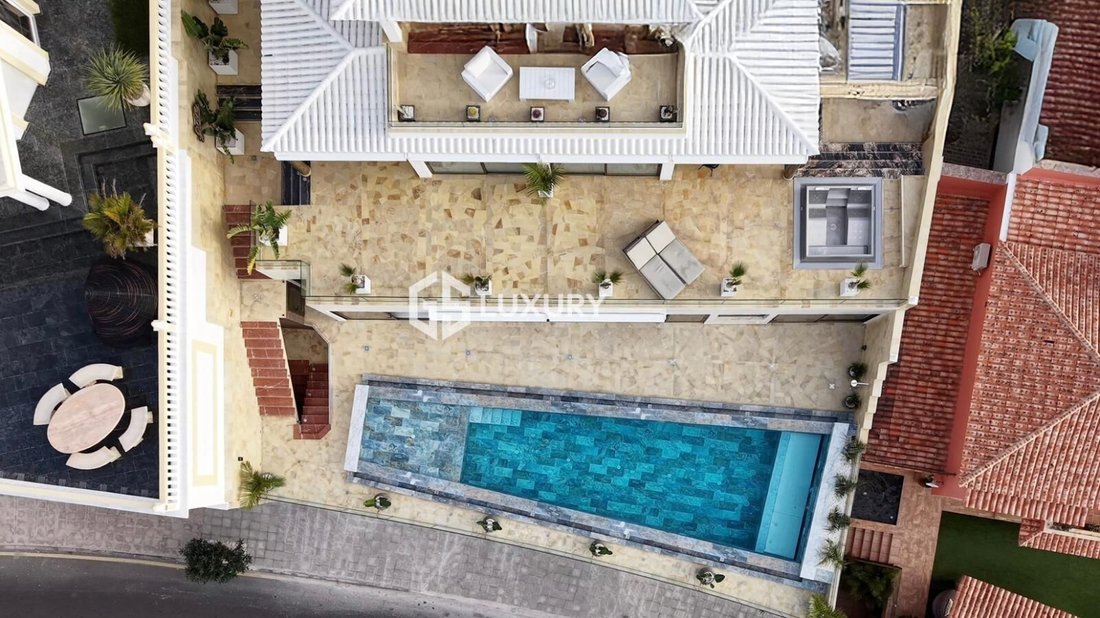 House in Costa Adeje, Adeje, Canary Islands 2 - 18044570