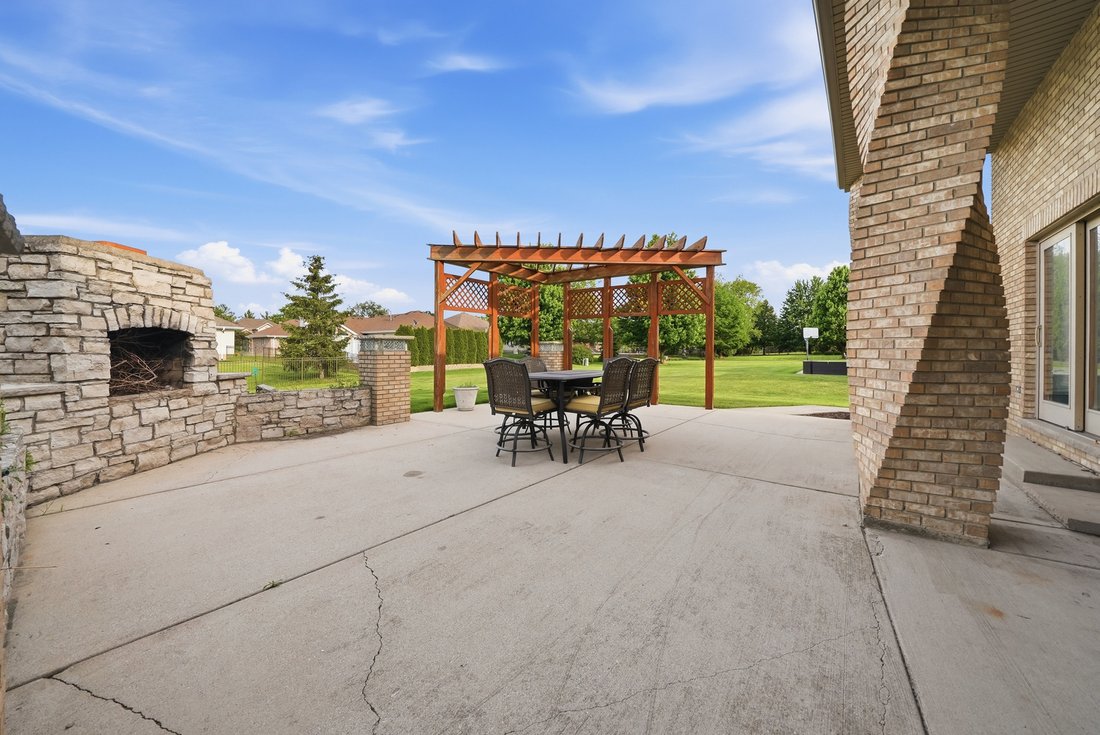 House in New Lenox, Illinois, United States 5 - 17999882