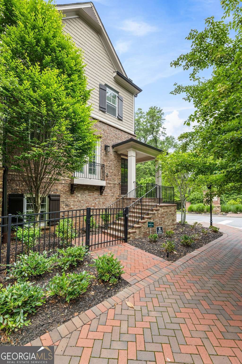 House in Alpharetta, Georgia, United States 1 - 18042002